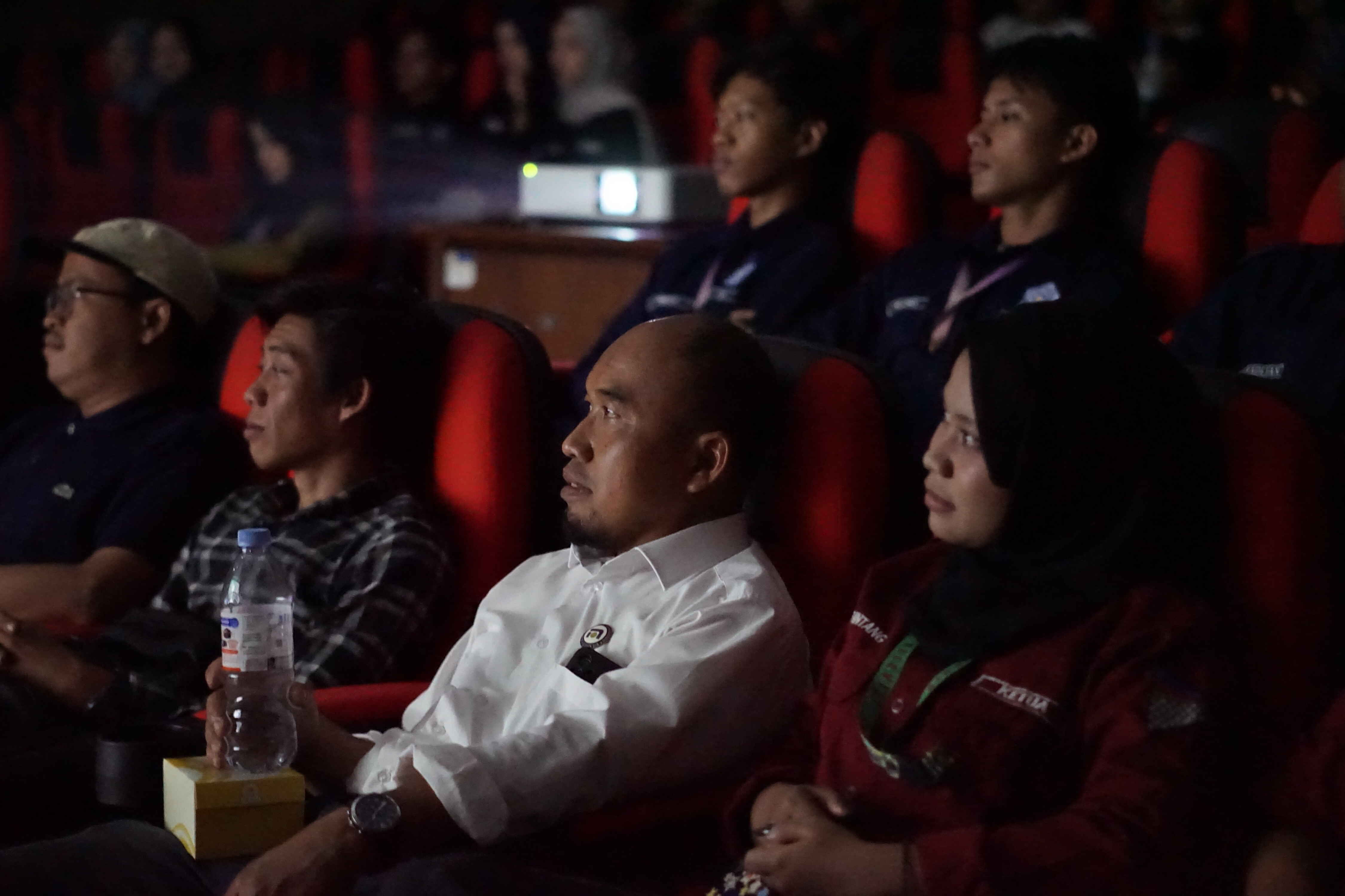 Sesi Menonton Film